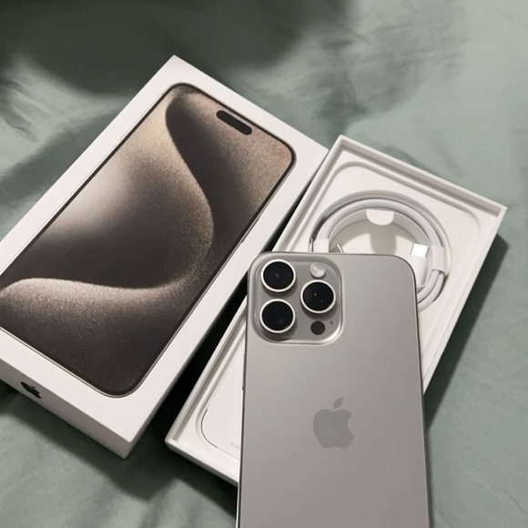 iPhone 15 pro max, 1tb - Picture 3 of 4